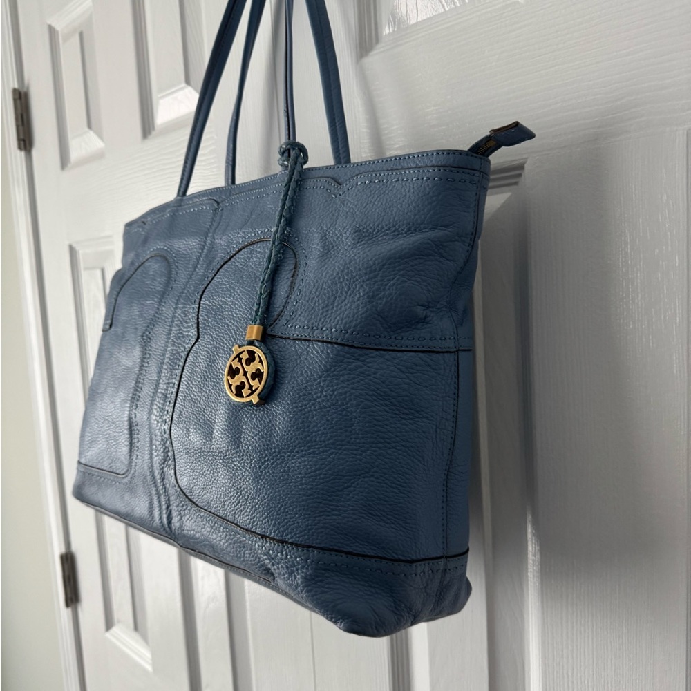 Tory Burch Tote Bag Light Blue Leather - Picture 4 of 17